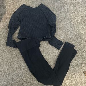 Aura athletic set women’s s/ m and pants m/l